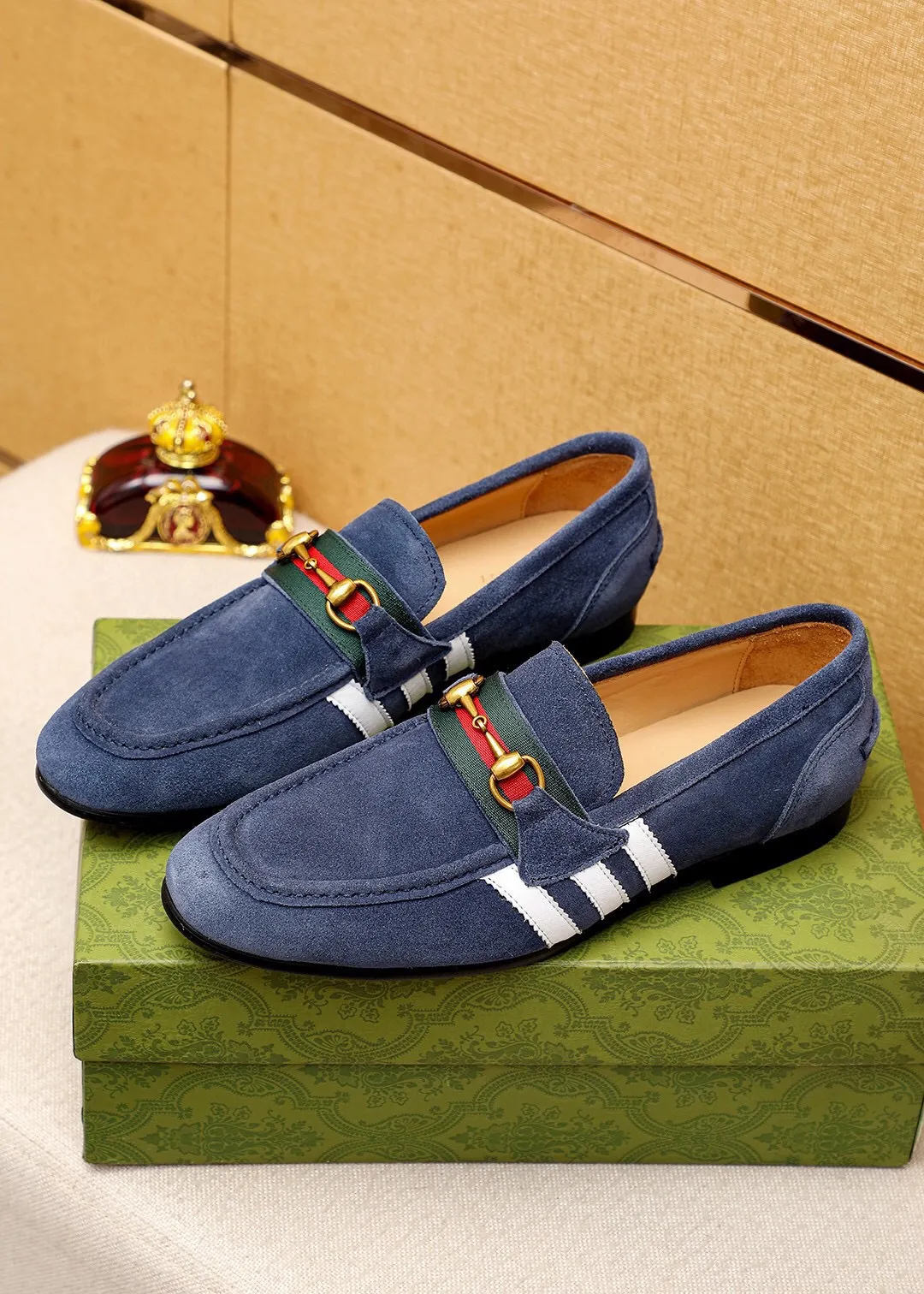 Men's shoes 💰480 💐 Product trademark: GUCCI "Gucci" casual leather shoes Regular size: 38-44 (45.46🉑️customized) Product materials: Selected imported first-layer frosted cowhide upper + classic hardware buckle, imported cowhide leather lining. Strong three-dimensional visual effect, original outsole Color: 4⃣️colors available